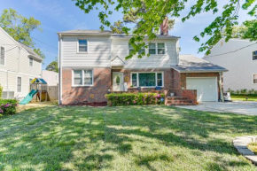 Pet-Friendly Virginia Beach Abode with Deck and Grill!